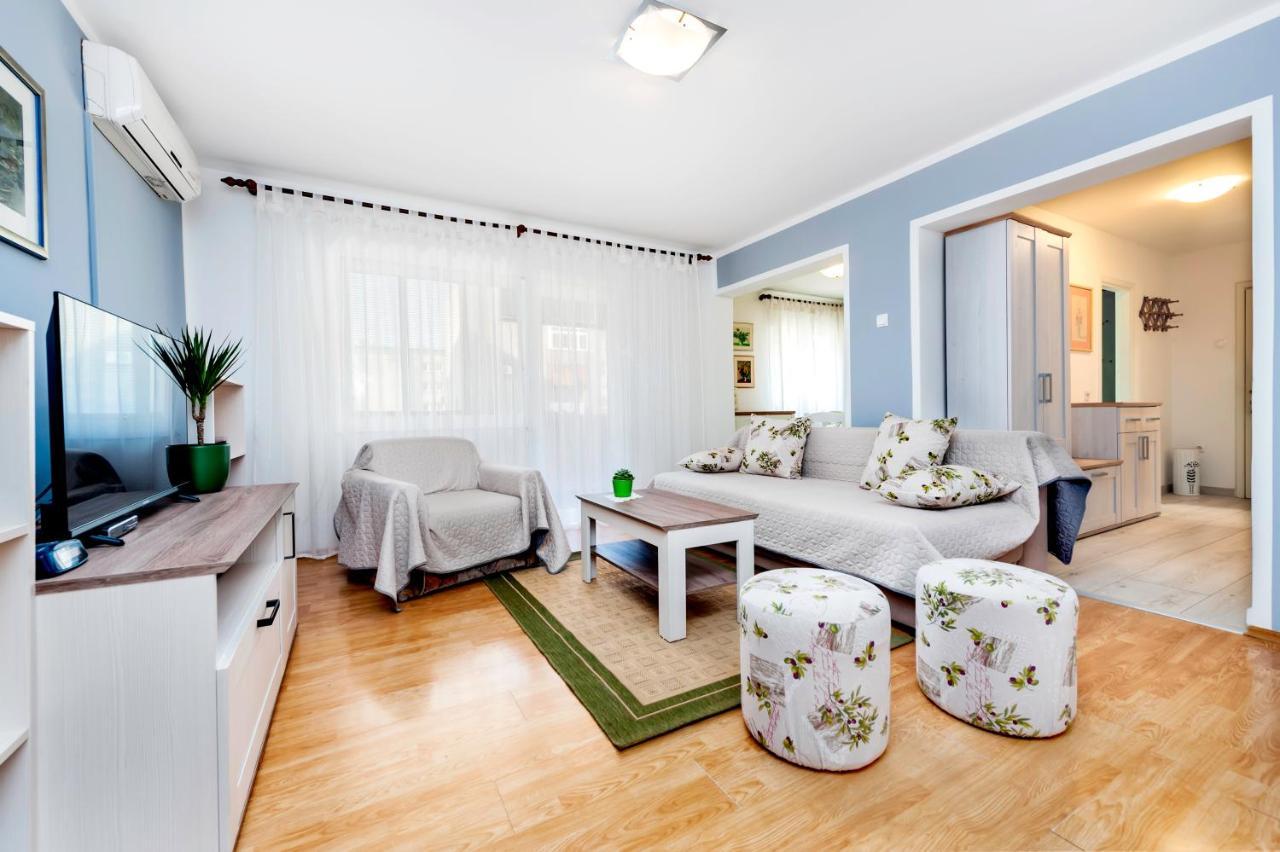 Apartman Oly โรวีน ภายนอก รูปภาพ